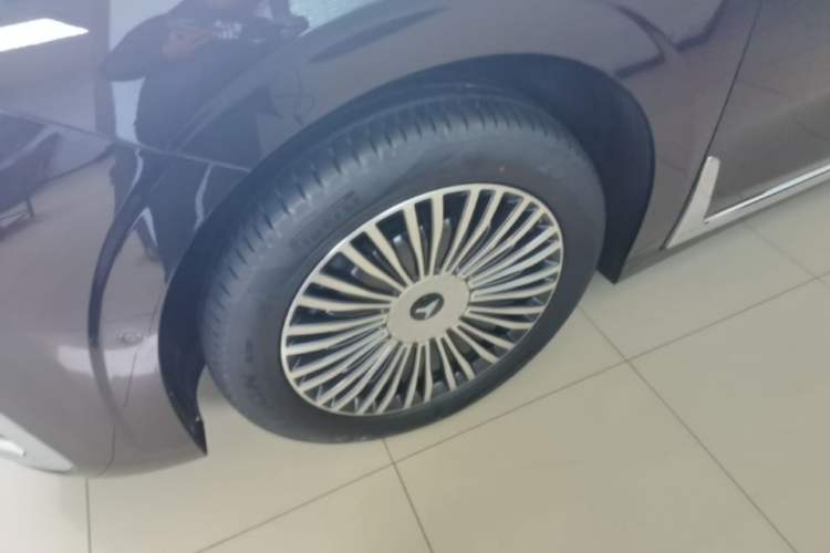 Used VOYAH Dream 2024 PHEV Ultra-Long Range Flagship Edition Left Front Wheel Hub