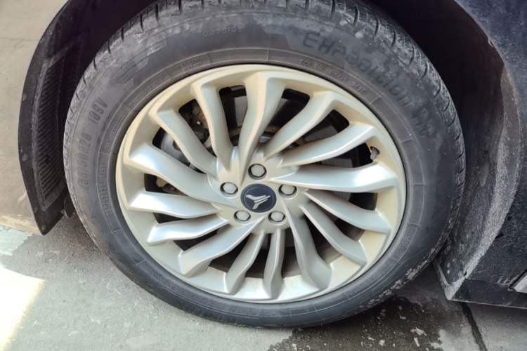 Used VOYAH Dream 2024 PHEV Extended-Range Premium Edition Left Front Wheel Hub