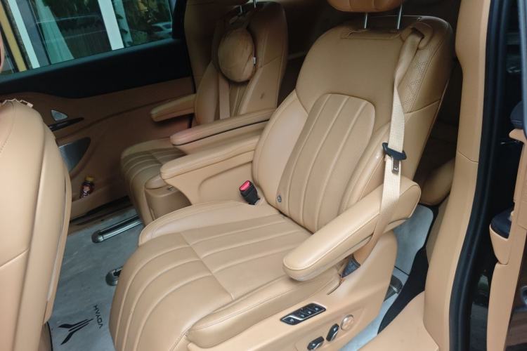 Used VOYAH Dream 2024 PHEV Extended-Range Premium Edition Left Rear Seat
