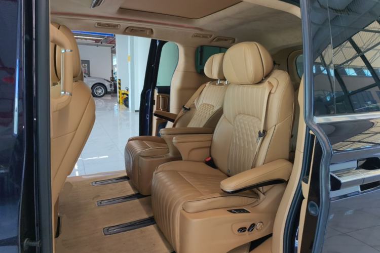 Used VOYAH Dream 2024 PHEV Ultra-Long Range Flagship Edition Left Rear Seat