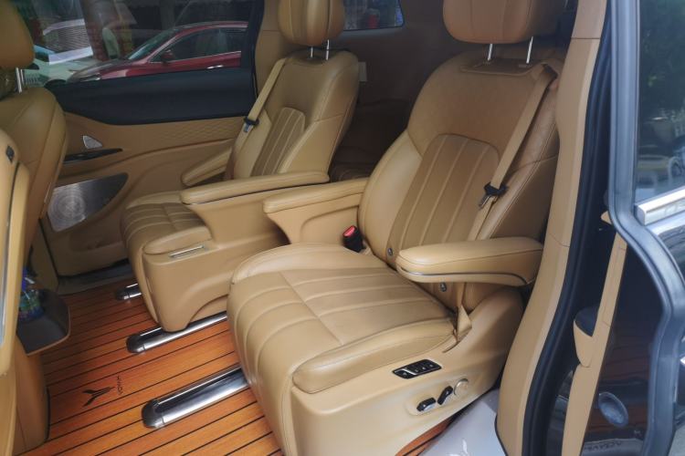 Used VOYAH Dream 2024 PHEV Extended-Range Premium Edition Left Rear Seat