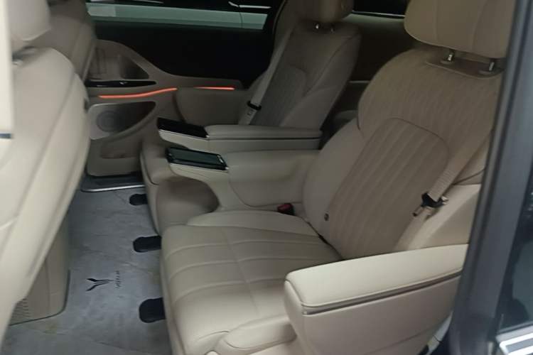 Used VOYAH Dream 2024 EV Long-Range Premium Edition Left Rear Seat