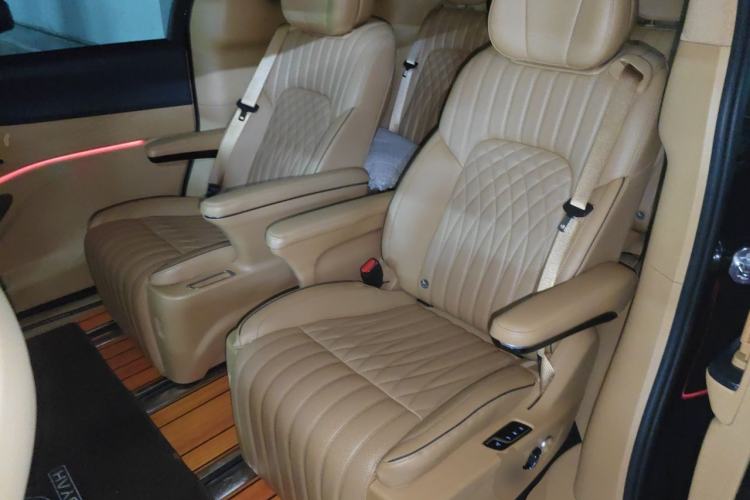 Used VOYAH Dream 2024 PHEV Ultra-Long Range Flagship Edition Left Rear Seat