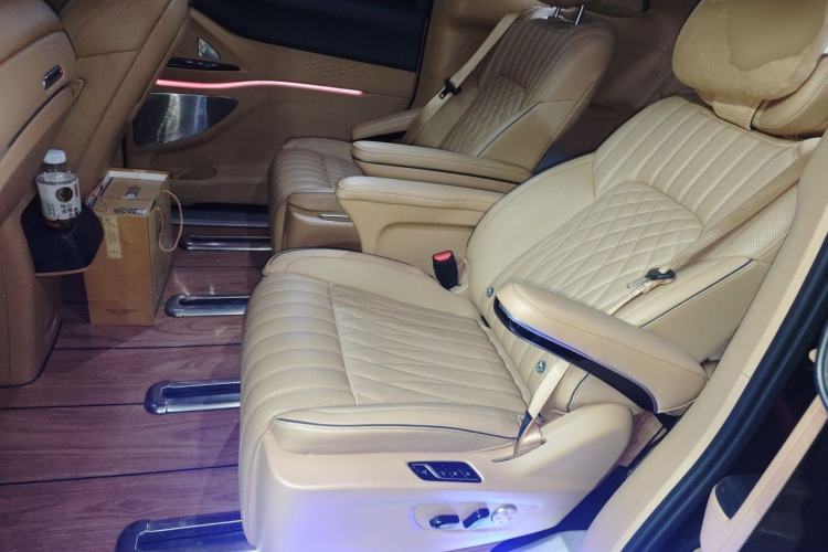 Used VOYAH Dream 2024 PHEV Ultra-Long Range Flagship Edition Left Rear Seat