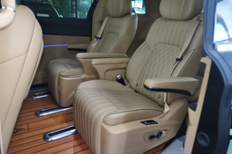 Used VOYAH Dream 2024 PHEV Ultra-Long Range Flagship Edition Left Rear Seat