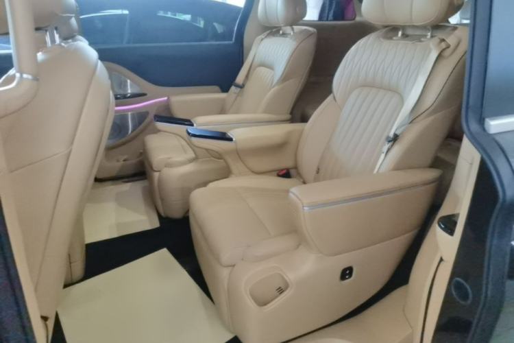 Used VOYAH Dream 2024 PHEV Ultra-Long Range Flagship Edition Left Rear Seat