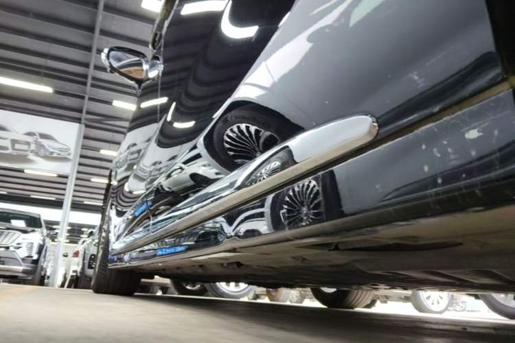 Used VOYAH Dream 2024 PHEV Ultra-Long Range Flagship Edition Left Side Sill