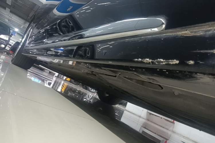 Used VOYAH Dream 2024 PHEV Extended-Range Premium Edition Left Side Sill
