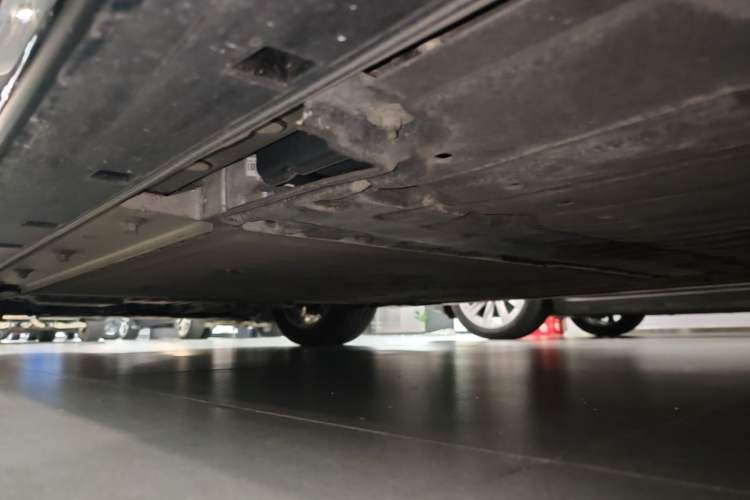 Used VOYAH Dream 2024 PHEV Extended-Range Premium Edition Left Side Sill