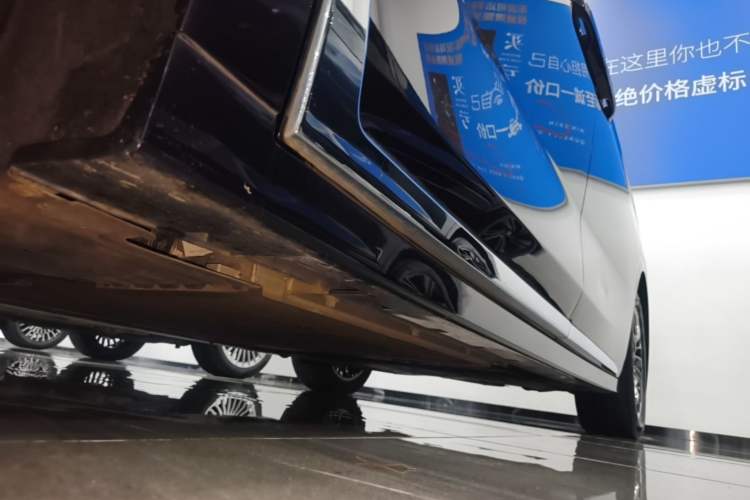 Used VOYAH Dream 2024 PHEV Ultra-Long Range Flagship Edition Left Side Sill