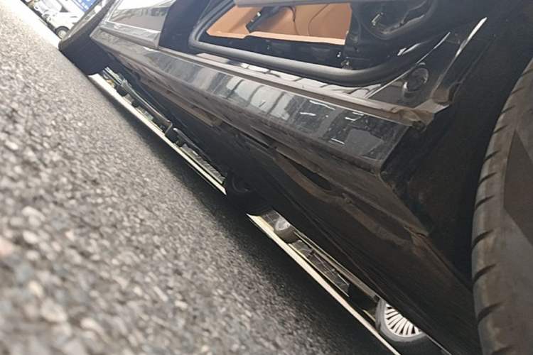 Used VOYAH Dream 2024 PHEV Extended-Range Premium Edition Left Side Sill