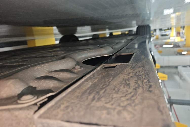Used VOYAH Dream 2024 PHEV Ultra-Long Range Flagship Edition Left Side Sill