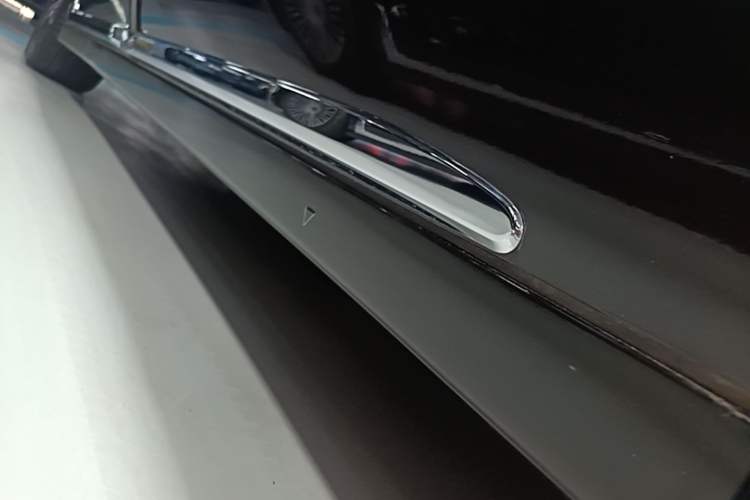 Used VOYAH Dream 2024 EV Long-Range Premium Edition Left Side Sill