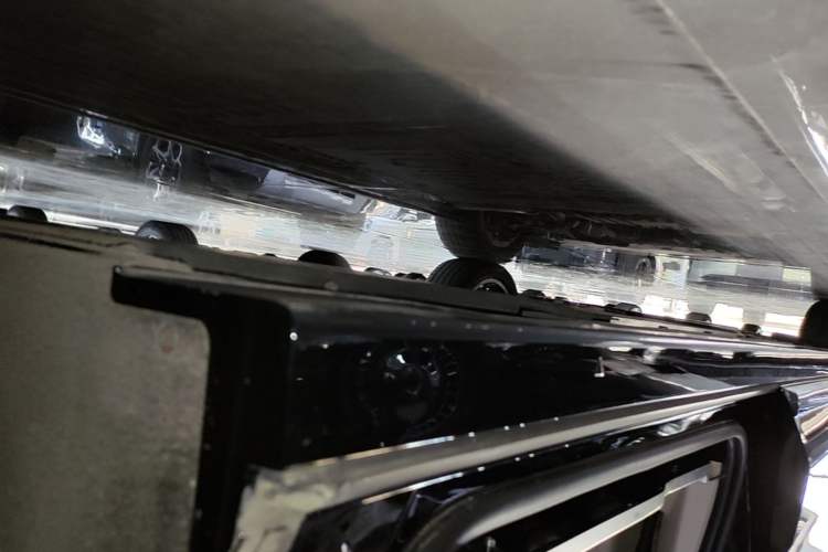 Used VOYAH Dream 2024 PHEV Ultra-Long Range Flagship Edition Left Side Sill