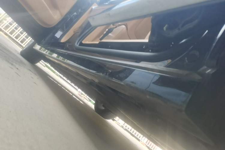 Used VOYAH Dream 2024 PHEV Extended-Range Premium Edition Left Side Sill