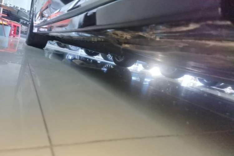 Used VOYAH Dream 2024 PHEV Ultra-Long Range Flagship Edition Left Side Sill