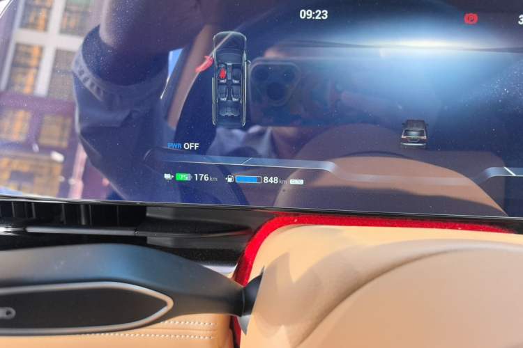 Used VOYAH Dream 2024 PHEV Extended-Range Premium Edition Odometer Close Up