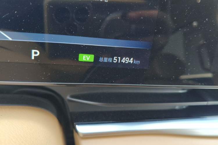 Used VOYAH Dream 2024 PHEV Ultra-Long Range Flagship Edition Odometer Close Up
