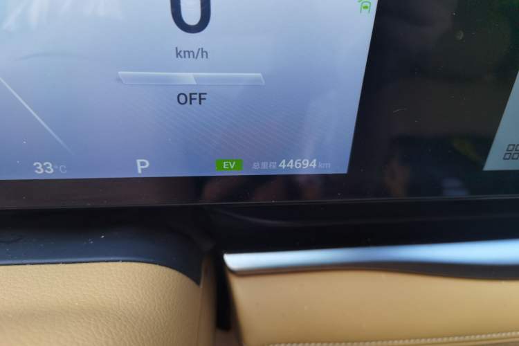 Used VOYAH Dream 2024 PHEV Extended-Range Premium Edition Odometer Close Up