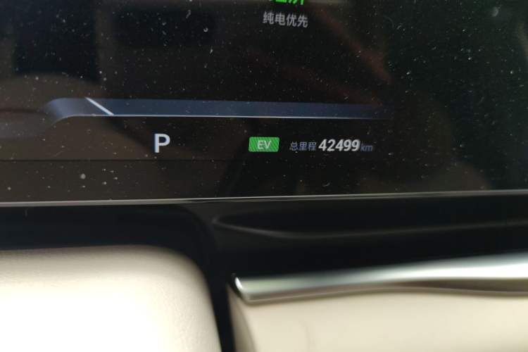 Used VOYAH Dream 2024 PHEV Extended-Range Premium Edition Odometer Close Up