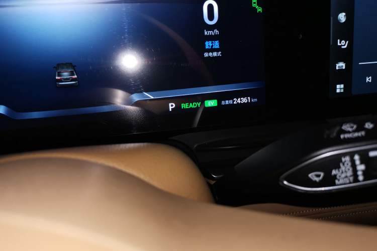 Used VOYAH Dream 2024 PHEV Extended-Range Premium Edition Odometer Close Up