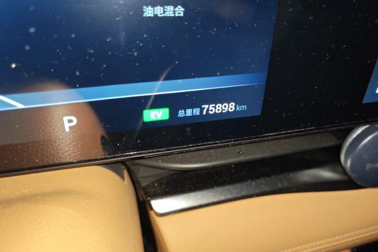 Used VOYAH Dream 2024 PHEV Extended-Range Premium Edition Odometer Close Up