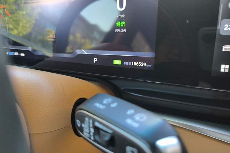 Used VOYAH Dream 2024 PHEV Extended-Range Premium Edition Odometer Close Up
