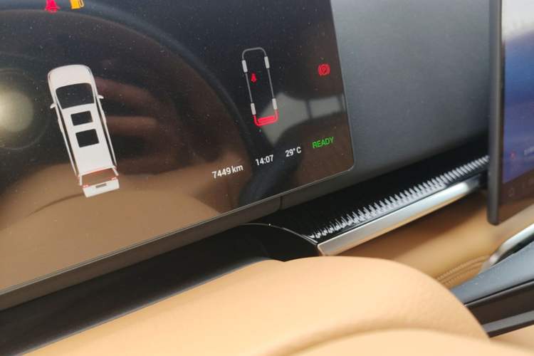 Used VOYAH Dream 2024 PHEV Ultra-Long Range Flagship Edition Odometer Close Up