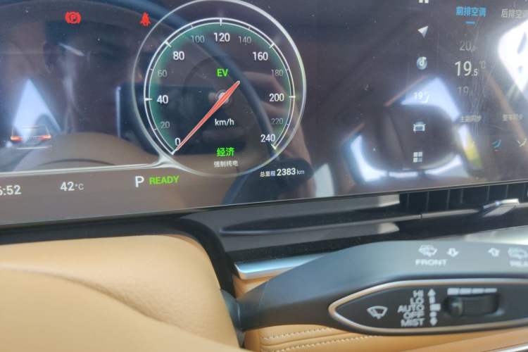 Used VOYAH Dream 2024 PHEV Extended-Range Premium Edition Odometer Close Up
