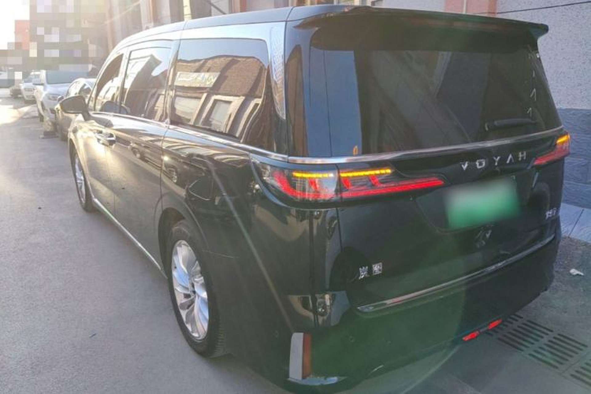 Used VOYAH Dream 2024 PHEV Extended-Range Premium Edition Rear Left 45 Deg
