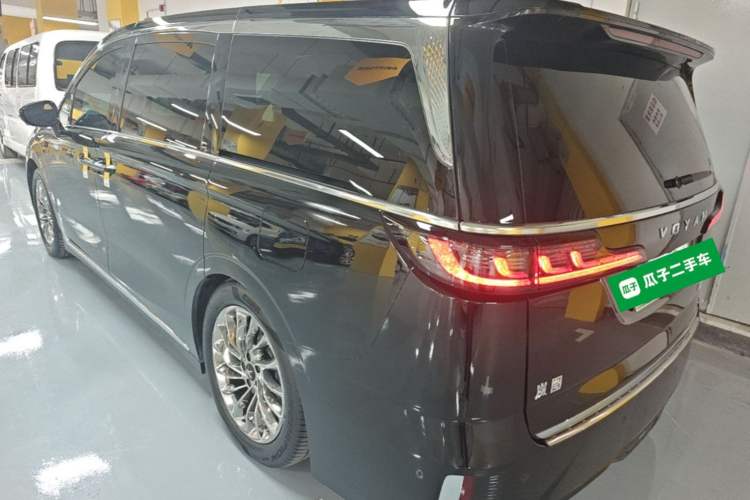 Used VOYAH Dream 2024 PHEV Ultra-Long Range Flagship Edition Rear Left 45 Deg