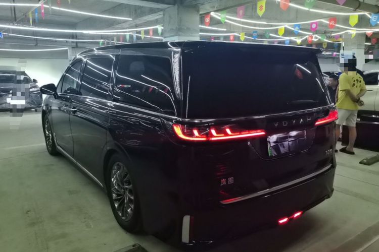 Used VOYAH Dream 2024 PHEV Ultra-Long Range Flagship Edition Rear Left 45 Deg