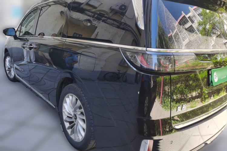 Used VOYAH Dream 2024 PHEV Extended-Range Premium Edition Rear Left 45 Deg