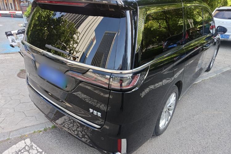 Used VOYAH Dream 2024 PHEV Extended-Range Premium Edition Rear Right 45 Deg