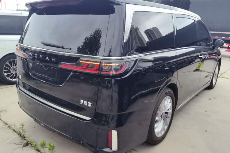 Used VOYAH Dream 2024 PHEV Extended-Range Premium Edition Rear Right 45 Deg