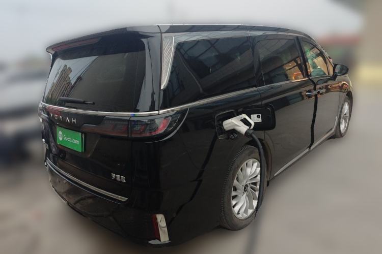 Used VOYAH Dream 2024 PHEV Extended-Range Premium Edition Rear Right 45 Deg