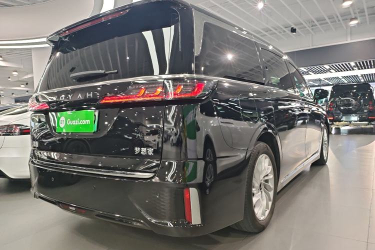 Used VOYAH Dream 2024 PHEV Extended-Range Premium Edition Rear Right 45 Deg