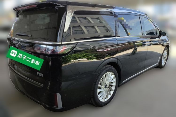 Used VOYAH Dream 2024 PHEV Extended-Range Premium Edition Rear Right 45 Deg