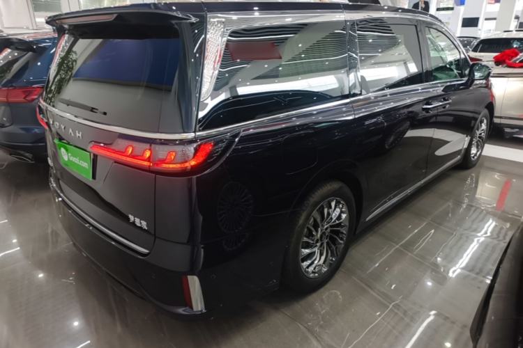 Used VOYAH Dream 2024 PHEV Ultra-Long Range Flagship Edition Rear Right 45 Deg