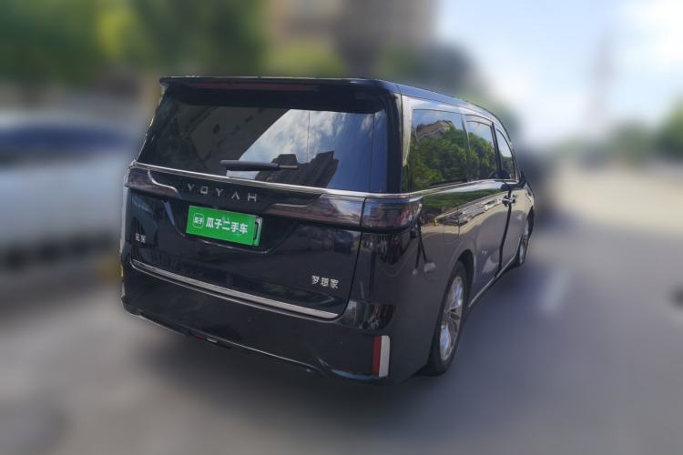 Used VOYAH Dream 2024 PHEV Extended-Range Premium Edition Rear Right 45 Deg