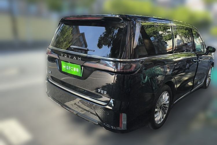 Used VOYAH Dream 2024 PHEV Extended-Range Premium Edition Rear Right 45 Deg