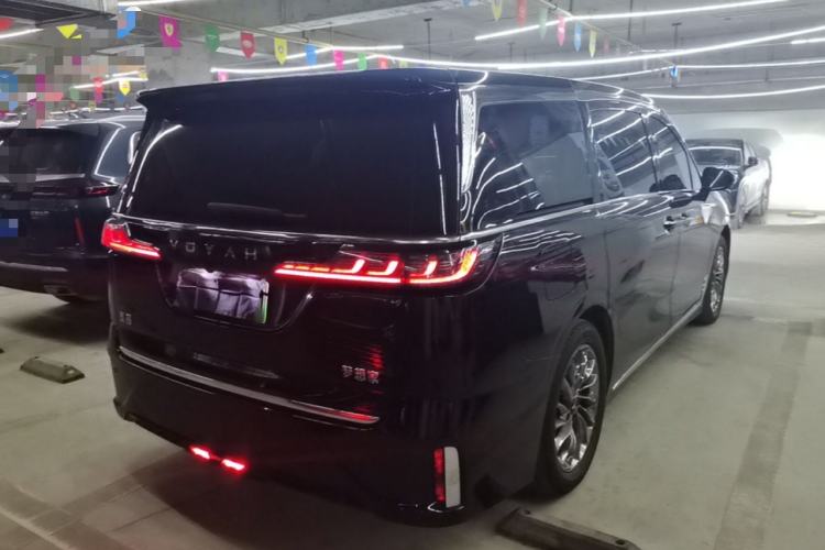 Used VOYAH Dream 2024 PHEV Ultra-Long Range Flagship Edition Rear Right 45 Deg