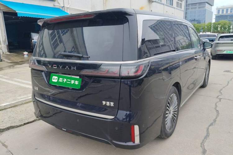 Used VOYAH Dream 2024 PHEV Ultra-Long Range Flagship Edition Rear Right 45 Deg
