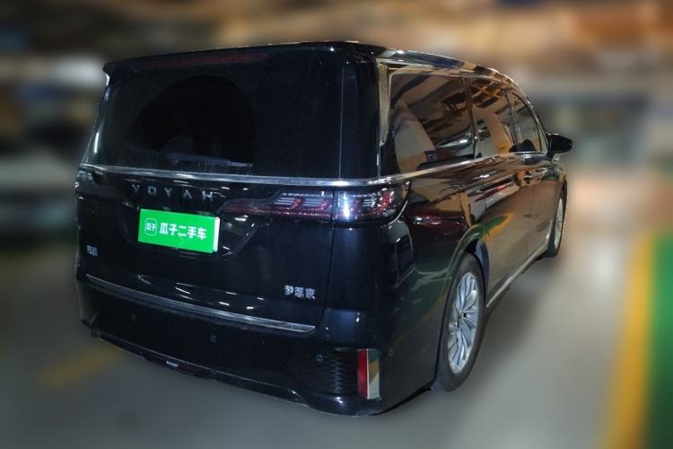 Used VOYAH Dream 2024 PHEV Extended-Range Premium Edition Rear Right 45 Deg