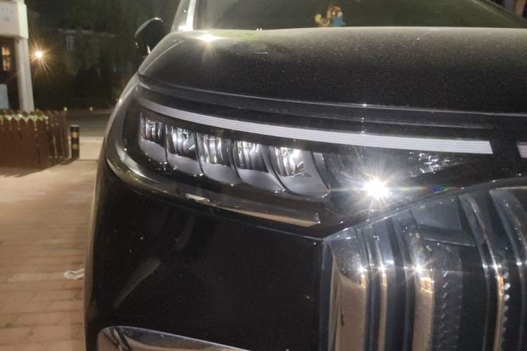 Used VOYAH Dream 2024 PHEV Extended-Range Premium Edition Right Front Headlight