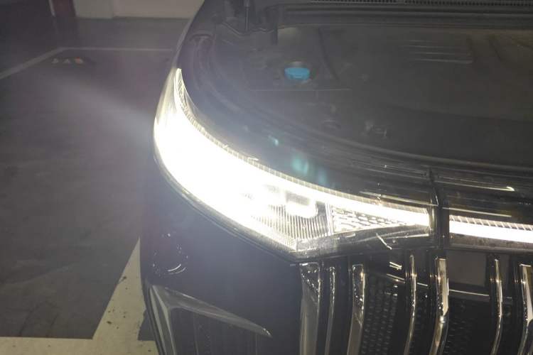 Used VOYAH Dream 2024 PHEV Ultra-Long Range Flagship Edition Right Front Headlight