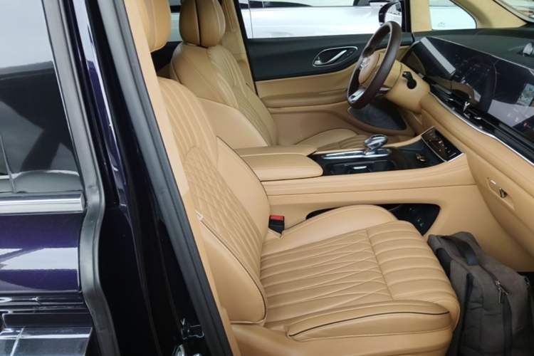 Used VOYAH Dream 2024 PHEV Ultra-Long Range Flagship Edition Right Front Seat