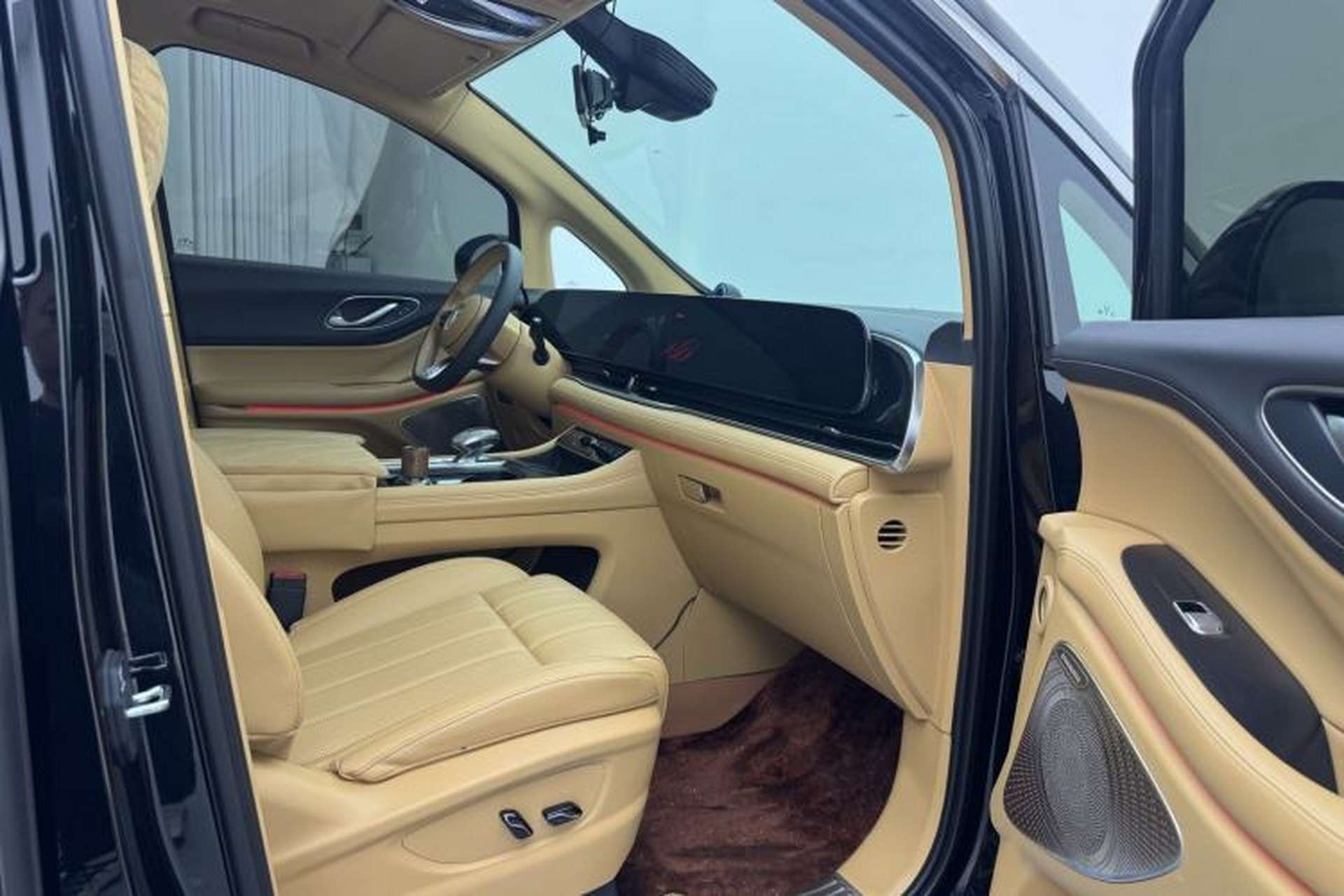 Used VOYAH Dream 2024 PHEV Extended-Range Premium Edition Right Front Seat