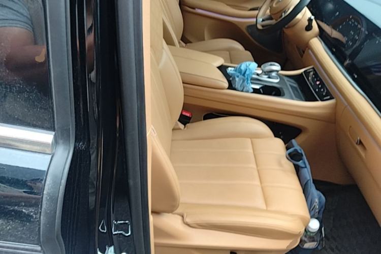 Used VOYAH Dream 2024 PHEV Extended-Range Premium Edition Right Front Seat