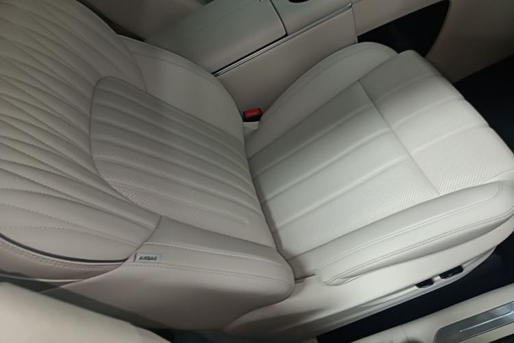 Used VOYAH Dream 2024 EV Long-Range Premium Edition Right Front Seat